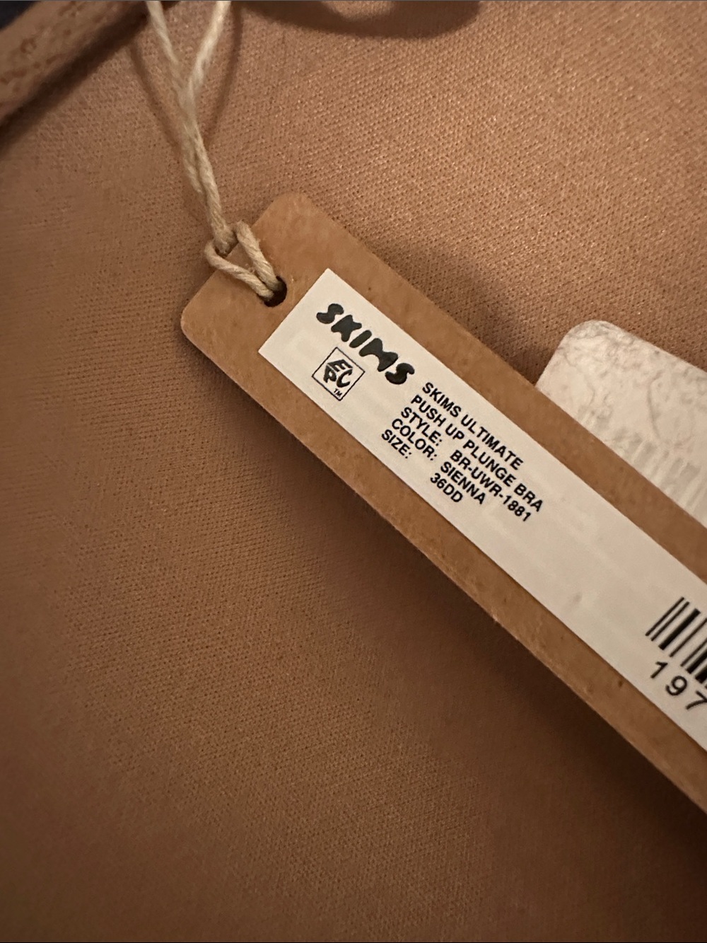 SKIMS Ultimate Push Up Plunge Bra NWT - Picture 2 of 2